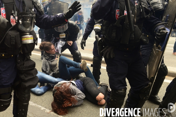 Protestation Contre les Réformes du Travail à Paris. Violent Protest Against Labor Reforms in Paris.