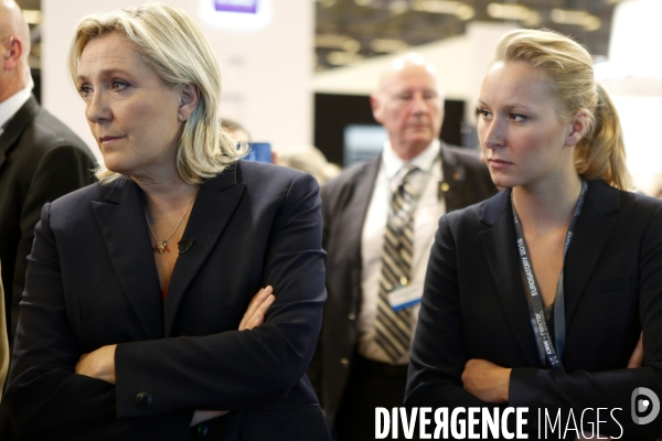 Marine LE PEN visite le salon de l Armement EUROSATORY