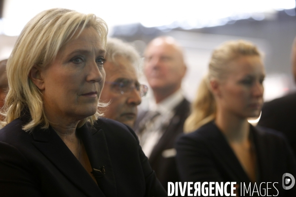 Marine LE PEN visite le salon de l Armement EUROSATORY