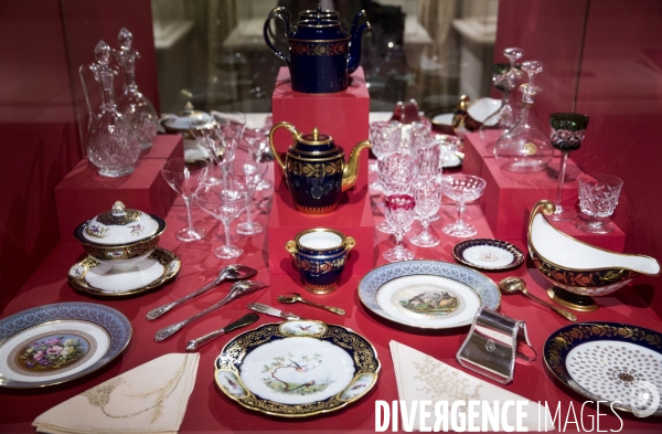 L exposition   un président chez le roi, de GAULLE à Trianon   au château de Versailles, raconte comment le Grand Trianon a été restauré et transformé en palais de la république sous la présidence du général de GAULLE.