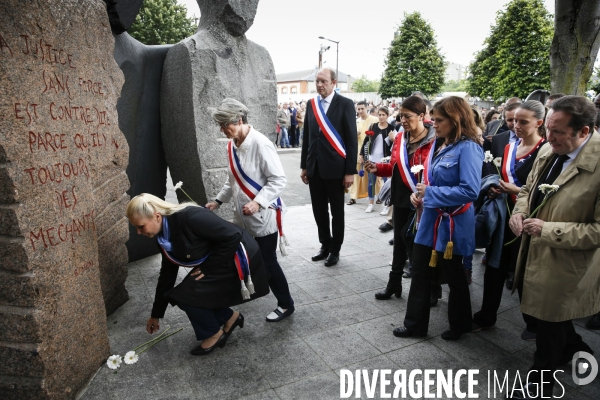 Marche organisée par la municipalité de Mantes-la-Jolie en hommage aux deux policiers Jean-Baptiste SALVAING et Jessica SCHNEIDER assassinés à leur domicile par Larossi ABALLA.