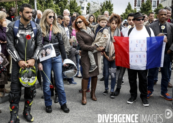 Marche organisée par la municipalité de Mantes-la-Jolie en hommage aux deux policiers Jean-Baptiste SALVAING et Jessica SCHNEIDER assassinés à leur domicile par Larossi ABALLA.