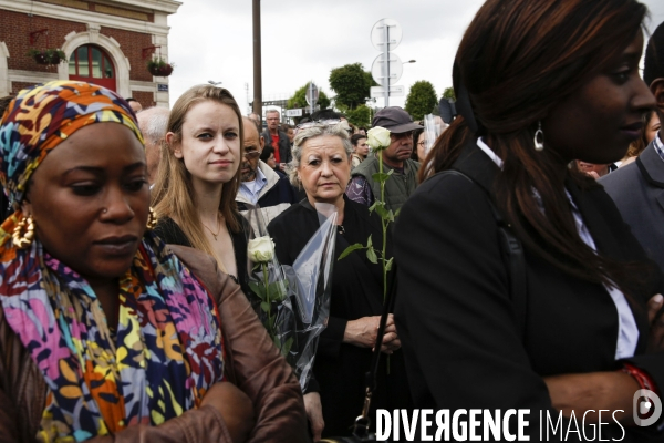 Marche organisée par la municipalité de Mantes-la-Jolie en hommage aux deux policiers Jean-Baptiste SALVAING et Jessica SCHNEIDER assassinés à leur domicile par Larossi ABALLA.