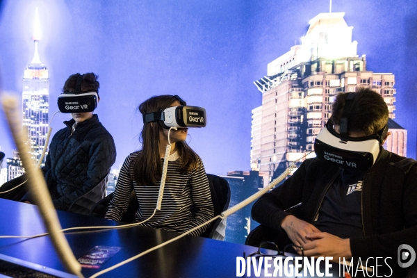 Samsung  Electronics France inaugure à Paris le S7 Life Changer Park, son premier parc d attractions de réalité virtuelle entre les tours de la Bibliothèque François Mitterrand.