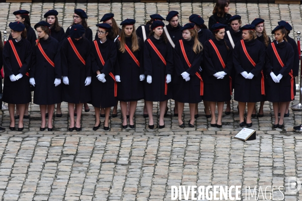 François Hollande. Prise d armes aux Invalides.