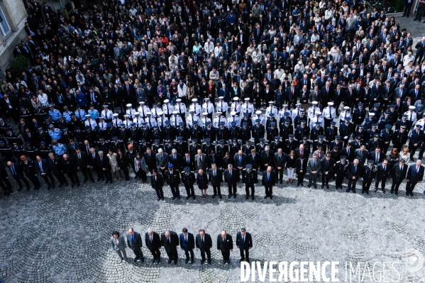 Minute de silence au ministère de l intérieur à la mémoire des deux policiers tués par Larossi Abballa