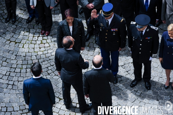 Minute de silence au ministère de l intérieur à la mémoire des deux policiers tués par Larossi Abballa