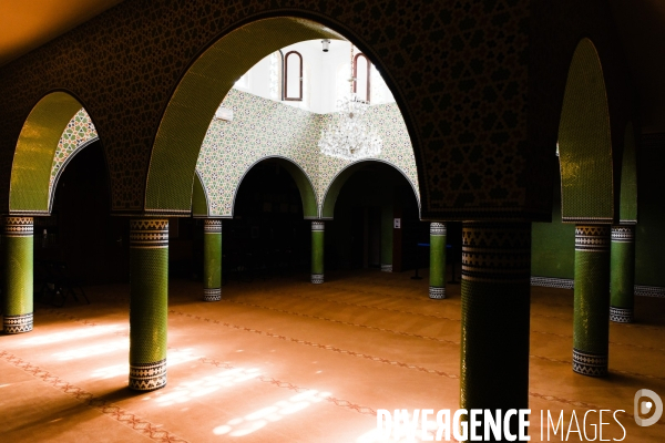 Grande mosquée de Mantes-la-Jolie dans le quartier du Val-Fourré