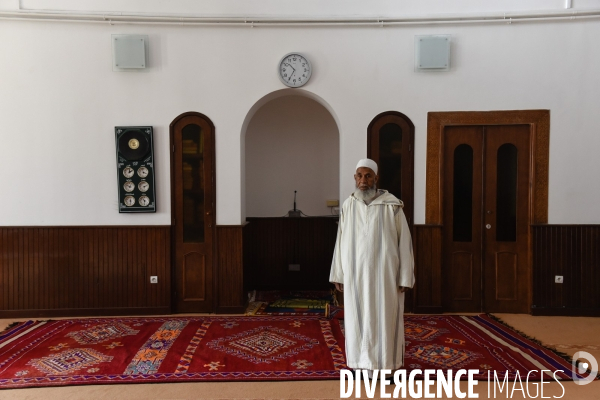 Grande mosquée de Mantes-la-Jolie dans le quartier du Val-Fourré