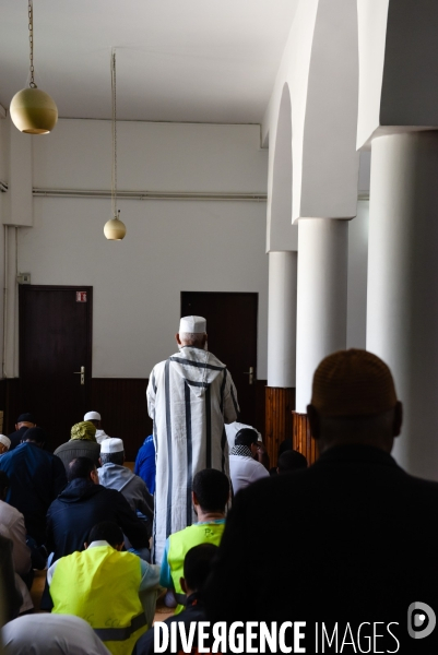 Grande mosquée de Mantes-la-Jolie dans le quartier du Val-Fourré