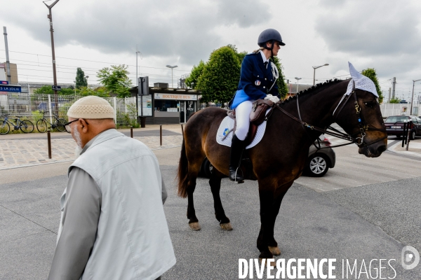 Marche organisée par la mairie de Mantes-la-Jolie à la mémoire des deux policiers  tués, Jessica Schneider et Jean-Baptiste Salvaing