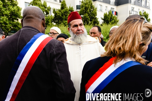 Marche organisée par la mairie de Mantes-la -Jolie à la mémoire des deux policiers  tués, Jessica Schneider et Jean-Baptiste Salvaing