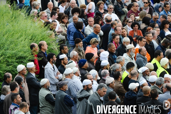 Marche organisée par la mairie de Mantes-la -Jolie à la mémoire des deux policiers  tués, Jessica Schneider et Jean-Baptiste Salvaing