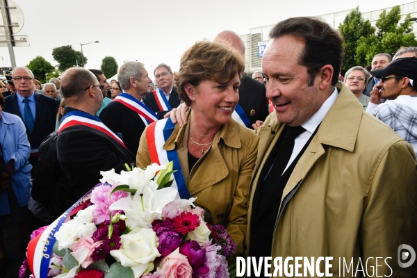 Marche organisée par la mairie de Mantes-la -Jolie à la mémoire des deux policiers  tués, Jessica Schneider et Jean-Baptiste Salvaing
