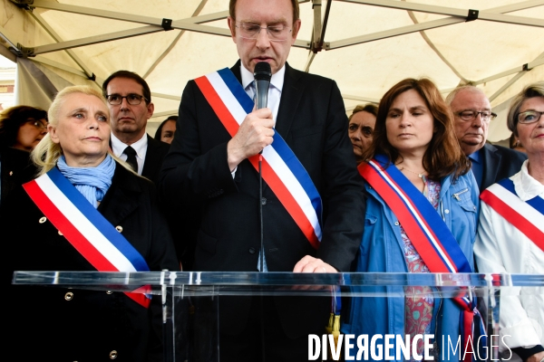 Marche organisée par la mairie de Mantes-la -Jolie à la mémoire des deux policiers  tués, Jessica Schneider et Jean-Baptiste Salvaing