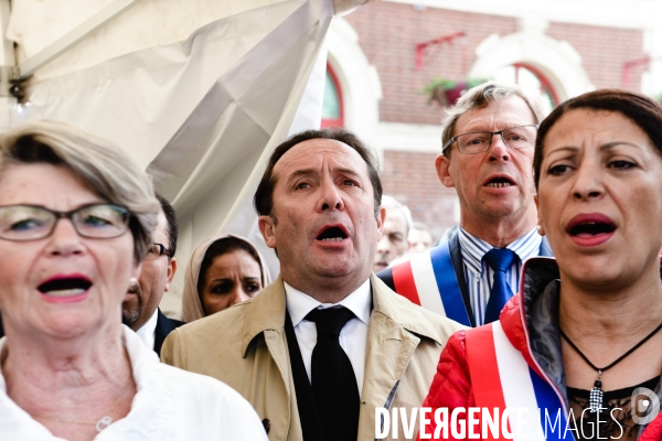 Marche organisée par la mairie de Mantes-la -Jolie à la mémoire des deux policiers  tués, Jessica Schneider et Jean-Baptiste Salvaing