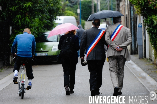 Marche organisée par la mairie de Mantes-la -Jolie à la mémoire des deux policiers  tués, Jessica Schneider et Jean-Baptiste Salvaing