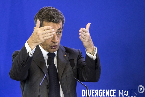 Nicolas SARKOZY, président du parti Les Républicains clôt une matinée de travail sur les institutions.