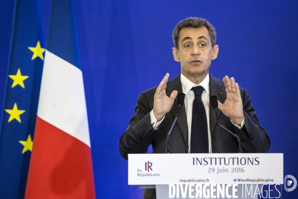 Nicolas SARKOZY, président du parti Les Républicains clôt une matinée de travail sur les institutions.