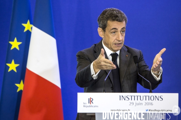 Nicolas SARKOZY, président du parti Les Républicains clôt une matinée de travail sur les institutions.