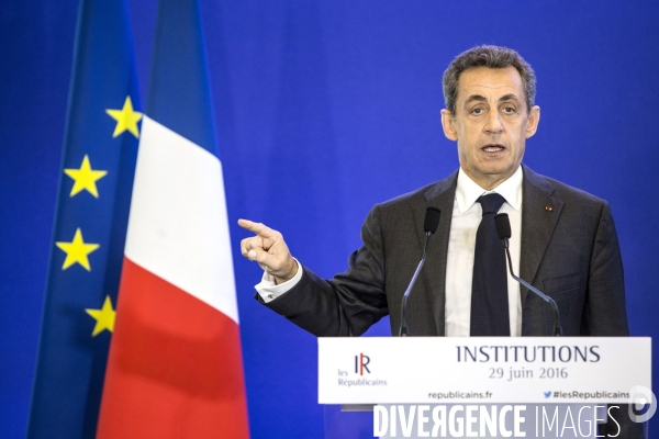 Nicolas SARKOZY, président du parti Les Républicains clôt une matinée de travail sur les institutions.