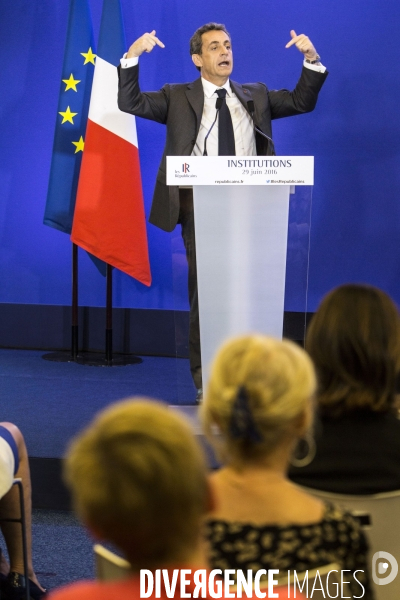 Nicolas SARKOZY, président du parti Les Républicains clôt une matinée de travail sur les institutions.