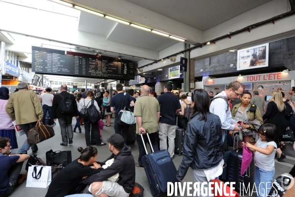 Grands departs dans les gares parisiennes
