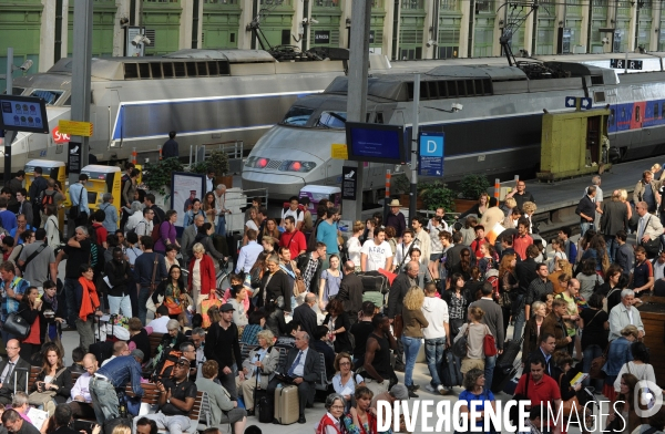 Grands departs dans les gares parisiennes