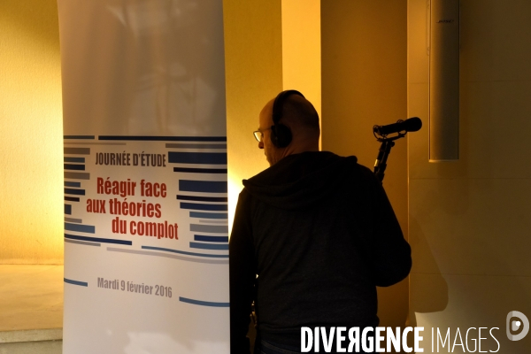 Réagir face à la théorie du complot. Journée d étude à l invitation du ministère de l Éducation nationale.