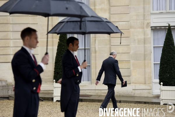 François Hollande reçoit Habib Essid, Premier ministre tunisien