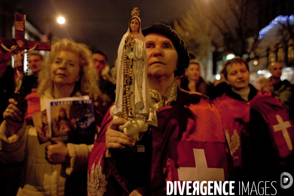 Civitas manifeste à Paris contre la christianophobie