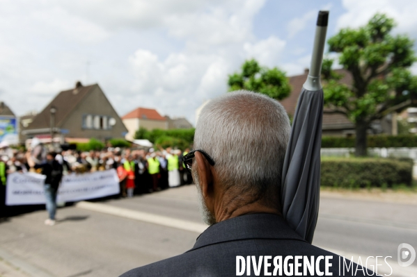 Marche à l appel des mosquées à la mémoire des deux policiers tués dans l attentat de Magnanville