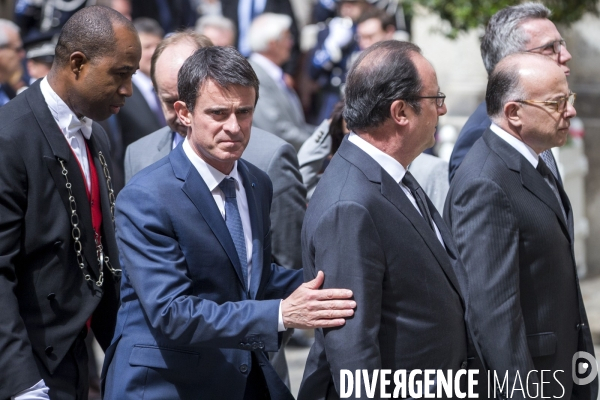 Hollande, Valls, Cazeneuve: minute de silence en souvenir d un couple de policiers assassinés a Magnanville