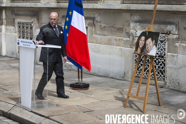 Hollande, Valls, Cazeneuve: minute de silence en souvenir d un couple de policiers assassinés a Magnanville