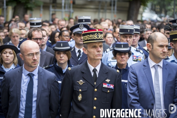 Hollande, Valls, Cazeneuve: minute de silence en souvenir d un couple de policiers assassinés a Magnanville