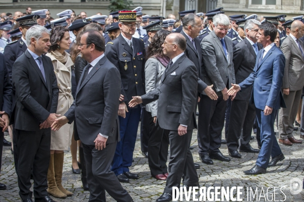 Hollande, Valls, Cazeneuve: minute de silence en souvenir d un couple de policiers assassinés a Magnanville