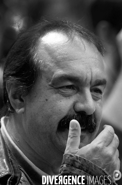 Philippe Martinez les dirigeants syndicaux CGT Paris.  CGT Union leader Philippe Martinez leads demonstration in Paris.