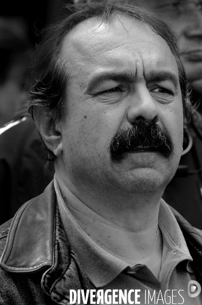 Philippe Martinez les dirigeants syndicaux CGT Paris.  CGT Union leader Philippe Martinez leads demonstration in Paris.