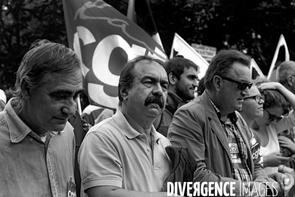 Philippe Martinez les dirigeants syndicaux CGT Paris.  CGT Union leader Philippe Martinez leads demonstration in Paris.