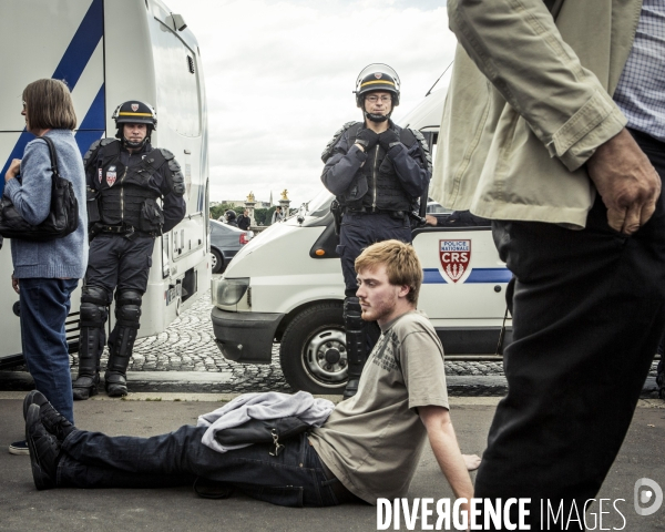 Les anti loi travail devant l Assemblee Nationale, 5 Juillet.