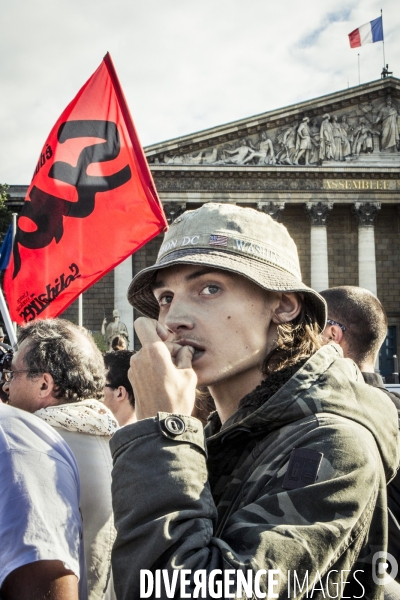 Les anti loi travail devant l Assemblee Nationale, 5 Juillet.