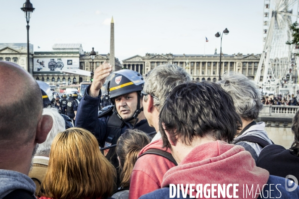 Les anti loi travail devant l Assemblee Nationale, 5 Juillet.