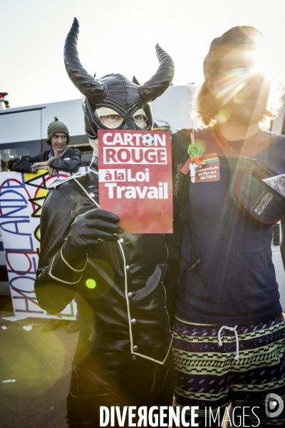 Les anti loi travail devant l Assemblee Nationale, 5 Juillet.