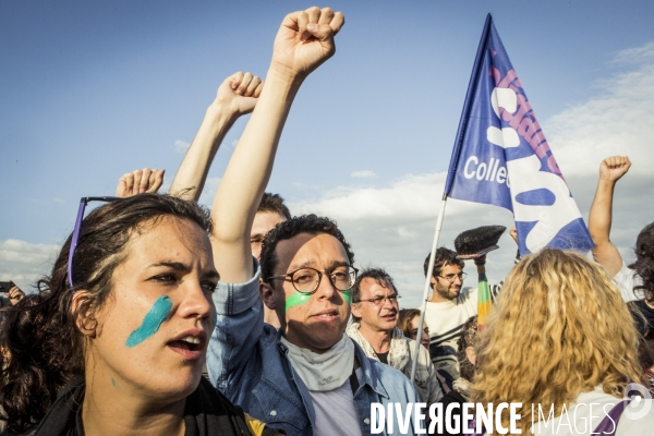 Les anti loi travail devant l Assemblee Nationale, 5 Juillet.