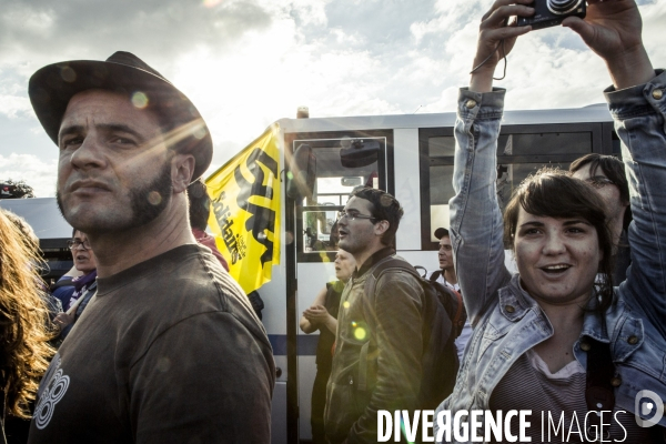 Les anti loi travail devant l Assemblee Nationale, 5 Juillet.