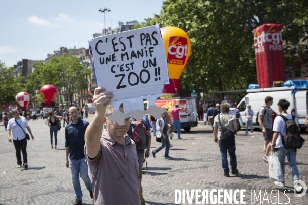 Manifestation contre la loi Travail autour du Bassin de l Arsenal