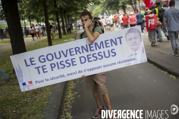 Manifestation contre la loi Travail autour du Bassin de l Arsenal