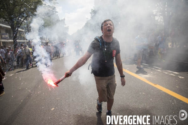 Manifestation contre la loi Travail autour du Bassin de l Arsenal