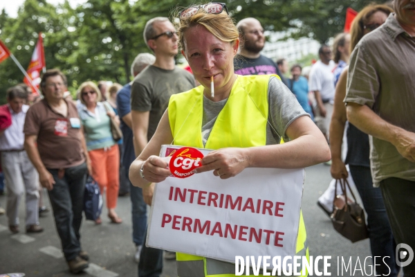 Manifestation contre la loi Travail autour du Bassin de l Arsenal