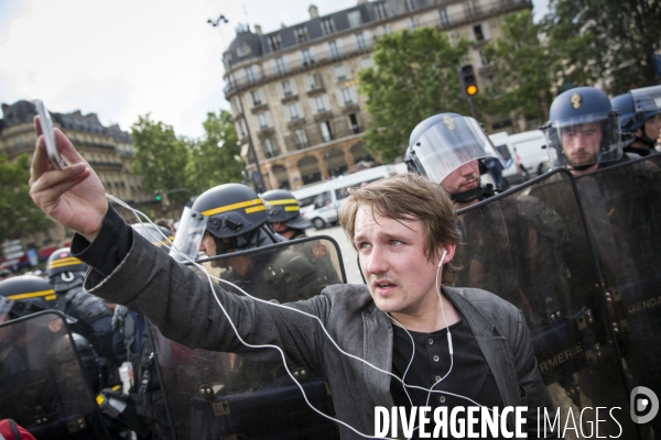 Manifestation contre la loi Travail autour du Bassin de l Arsenal